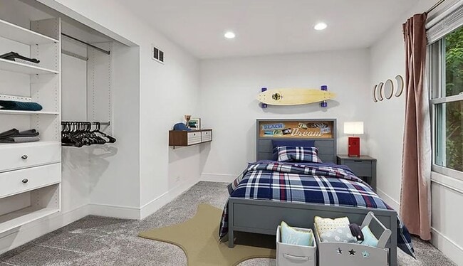Foto del edificio - 823 Webster St