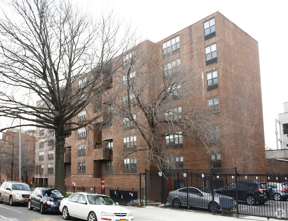 Foto del edificio - CABS Senior Housing