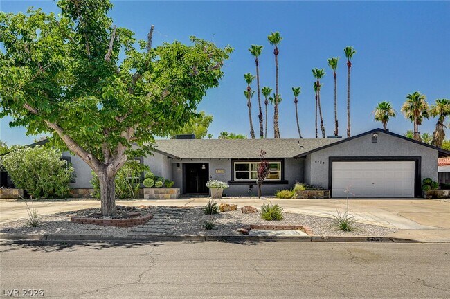 Foto del edificio - 4153 Woodcrest Rd