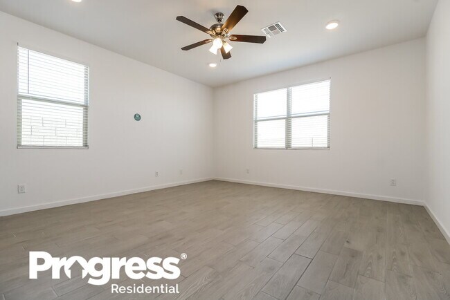 Foto del edificio - 5939 N 201st Ln
