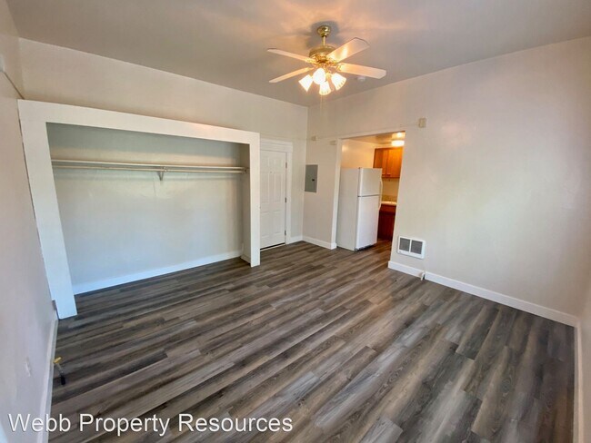 Building Photo - 1515 SE Court Pl