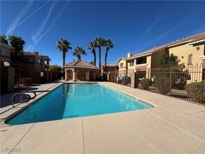 Building Photo - 1050 E Cactus Ave