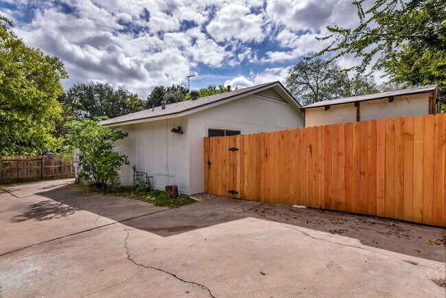 Foto del edificio - 124 W William Cannon Dr