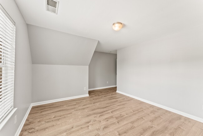 Building Photo - 208 Jarrod Oaks Ct SW
