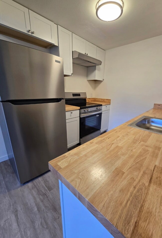 Building Photo - Baker Vista Apartments