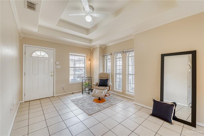 Building Photo - 12 W Sarah Evans St