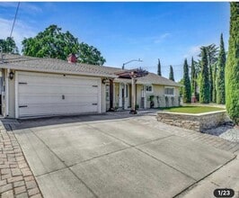 Building Photo - 227 Cleopatra Dr