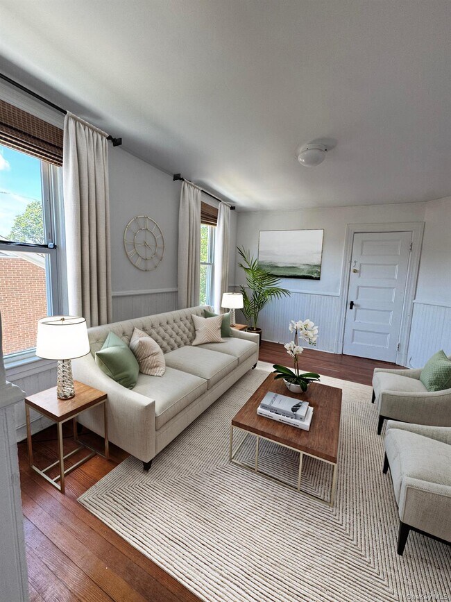Foto del edificio - 253 Sea Cliff Ave