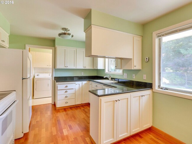 Foto del edificio - Great 3br/1.5ba home in Northeast Portland