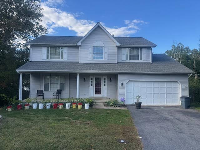Foto principal - "Spacious 4-Bedroom Haven with 3 Full Bath...