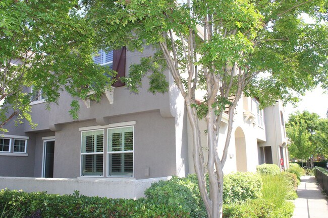 Foto del edificio - 1808 Dante Cir