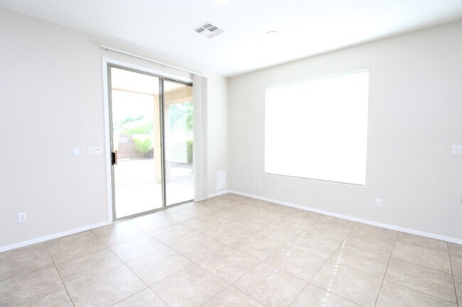 Foto del edificio - 2137 E Glacier Pl