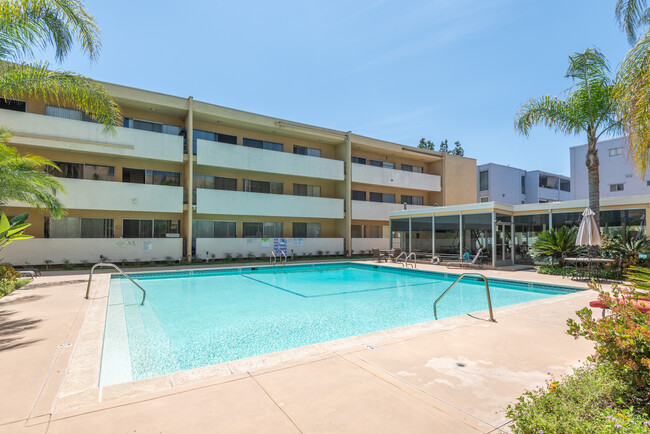 Terraces At the Oaks - Apartments in Sherman Oaks, CA | Apartments.com