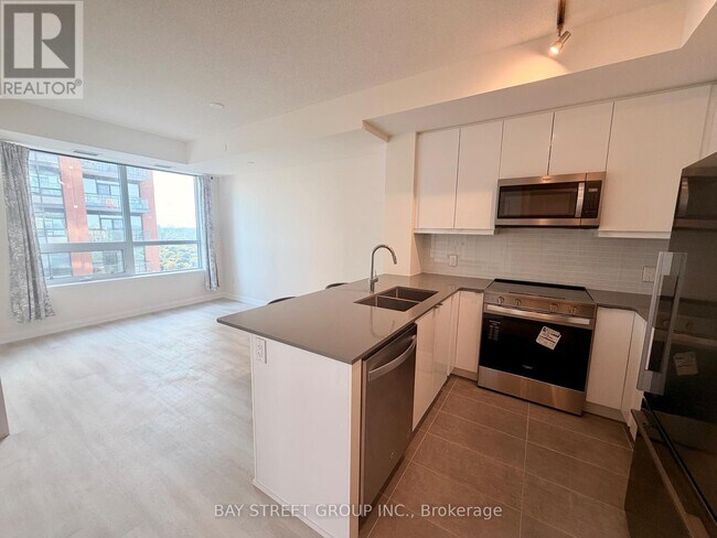 Building Photo - 3270 Sheppard Ave E