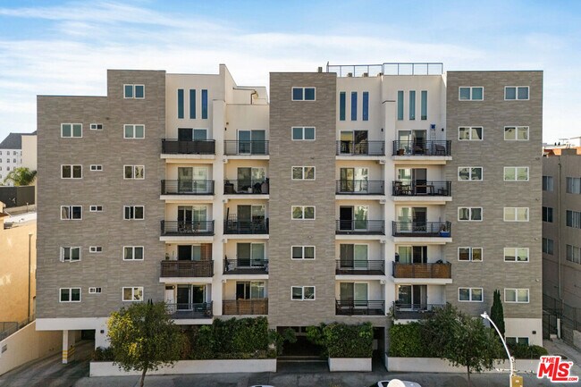 Foto del edificio - 837 S Harvard Blvd