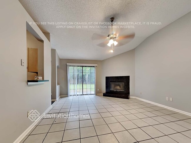 Building Photo - 12934 Staffordshire Dr S