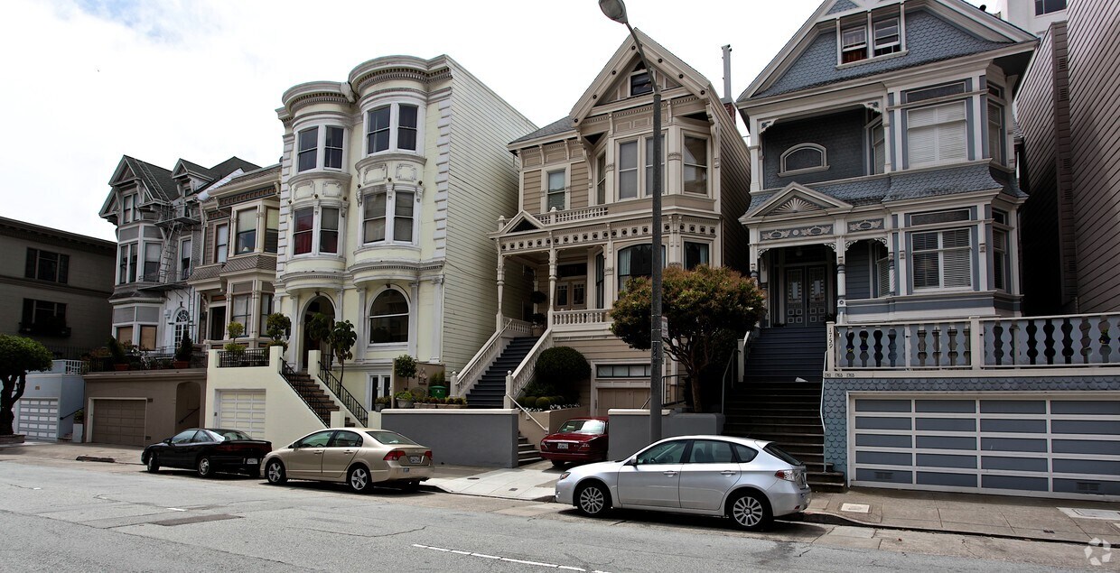 Building Photo - 1751-1755 Broadway