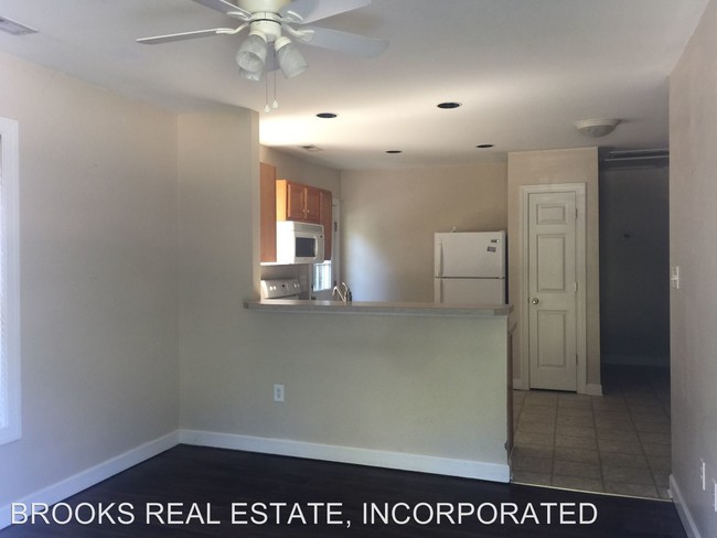 Foto del edificio - 3 br, 1 bath House - 6151 Centerville Road