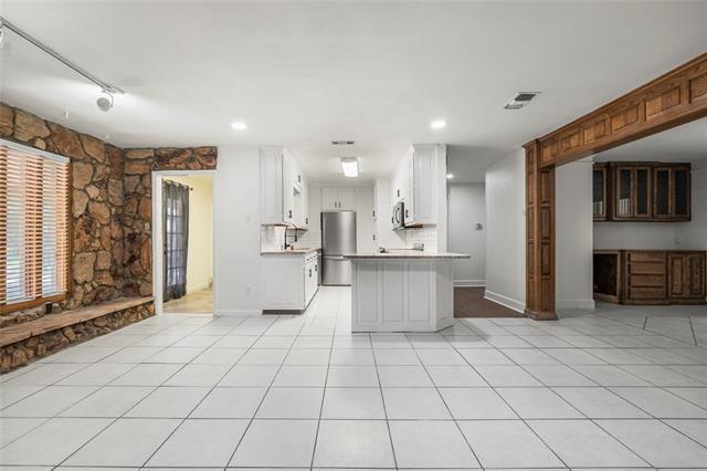Building Photo - 4304 Lindsay Ln