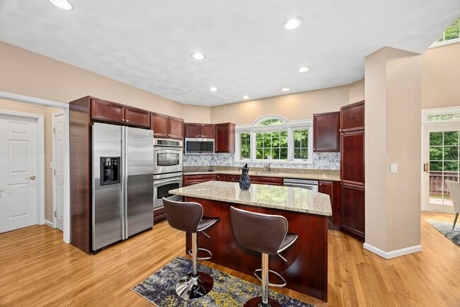 Building Photo - 2 Arrowhead Ln