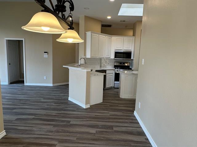 Building Photo - 2513 Plentywood Dr