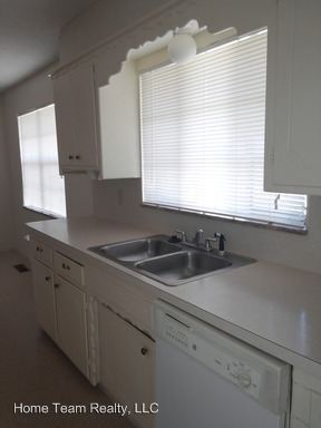 Building Photo - 700 S Townley Dr