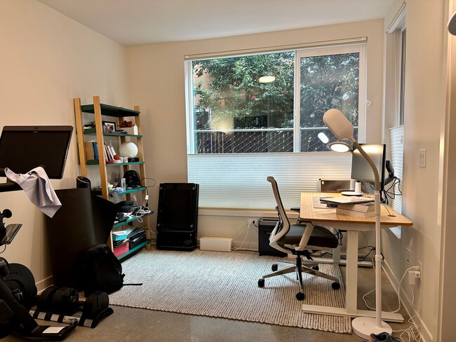 Building Photo - Centrally Located Capitol Hill 2-Bedroom with Rooftop Deck and Parking - Pet-Friendly!