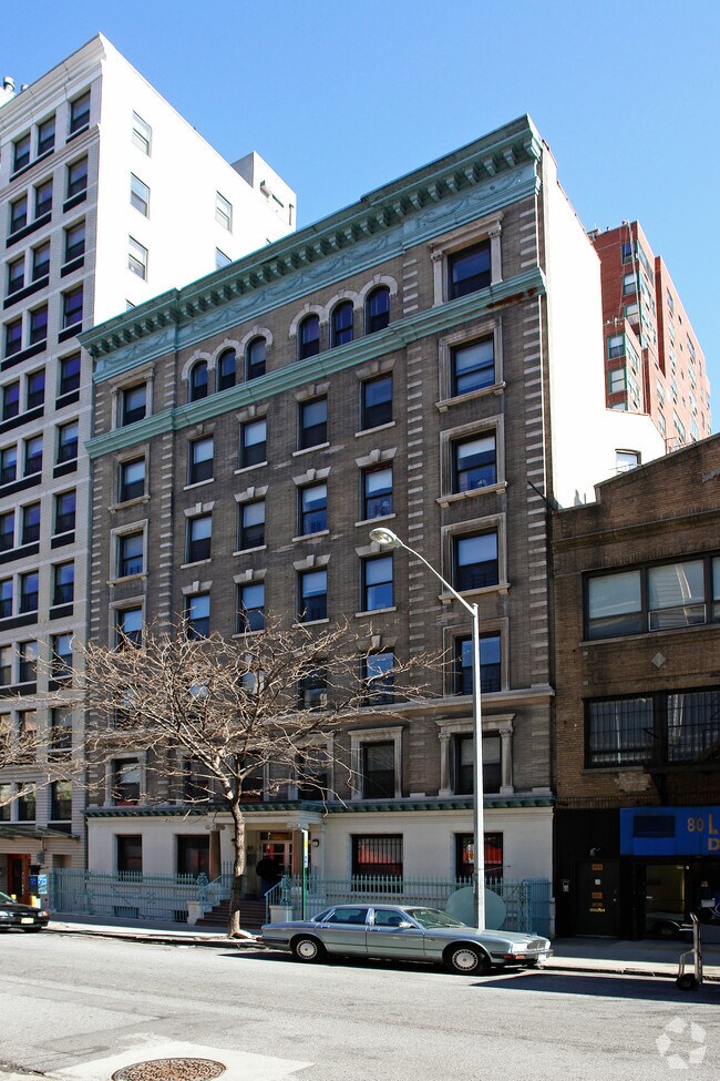 Building Photo - 219 W 80th St
