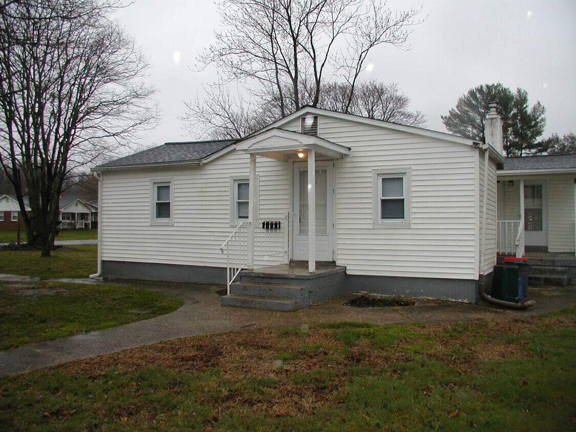Primary Photo - Three Bedroom - One Bath