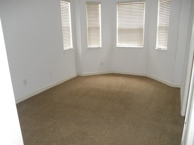 Foto del edificio - 2325 Shoma Dr