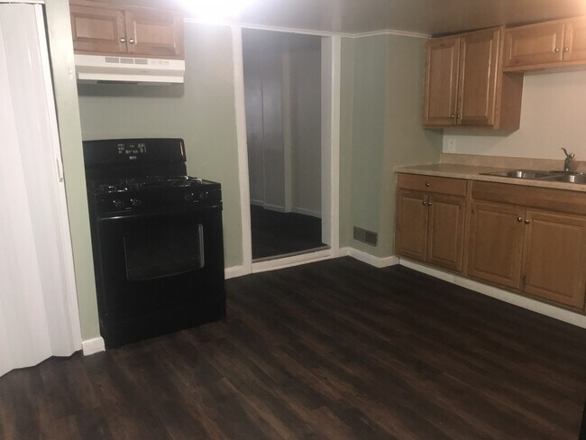 Foto del edificio - COMING SOON- Two Bedroom Home in Downtown ...