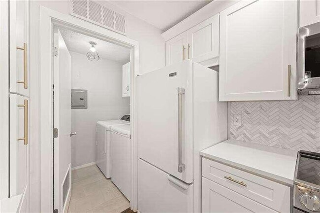 Foto del edificio - 111 Warm Springs Cir