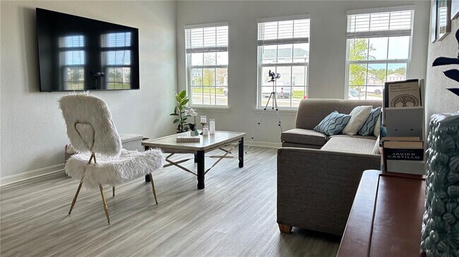 Foto del edificio - 317 Silverbell Trl