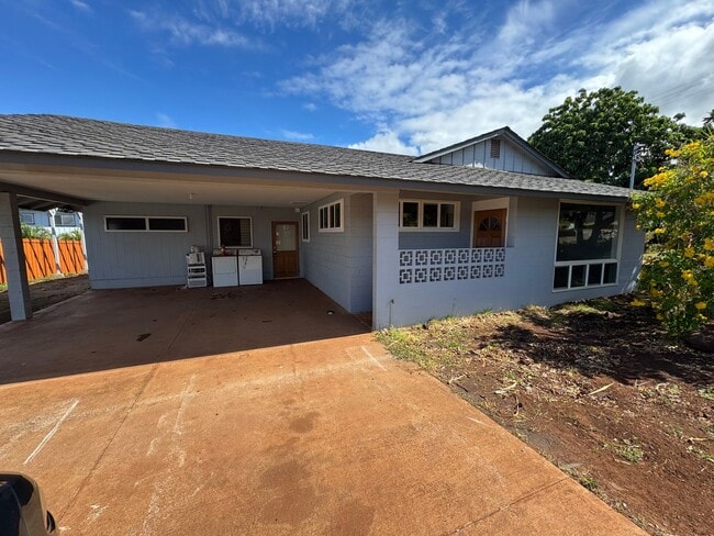 Building Photo - Newly Remodeled Lahaina Main House