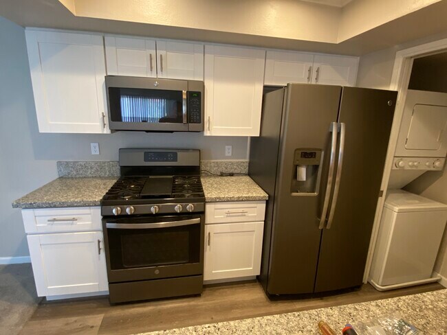 Foto del edificio - 9438 Twin Trails Dr
