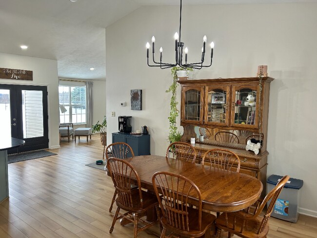 Foto del edificio - 40020 Selos Rd