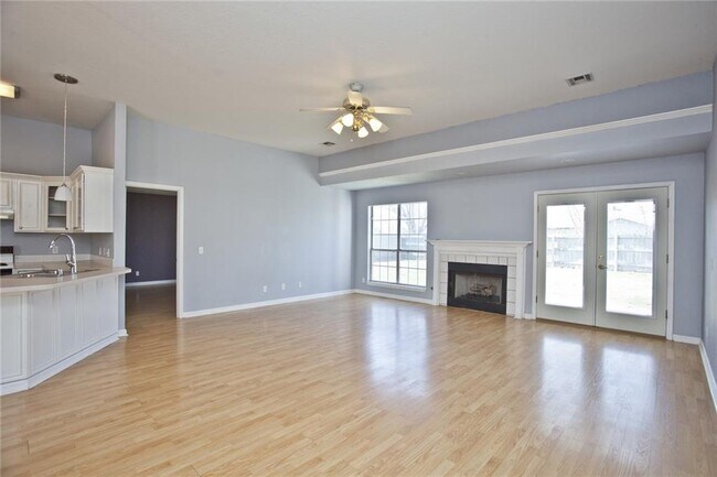 Building Photo - 281 Stein St