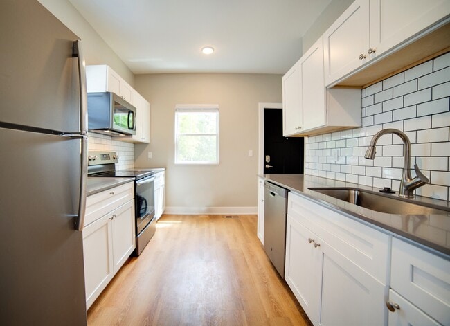 Foto del edificio - 3004 West St