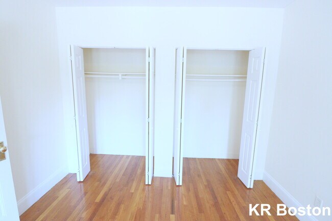 Building Photo - 15 Langdon St