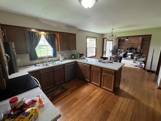 Foto del edificio - 880 Buchholz Dr