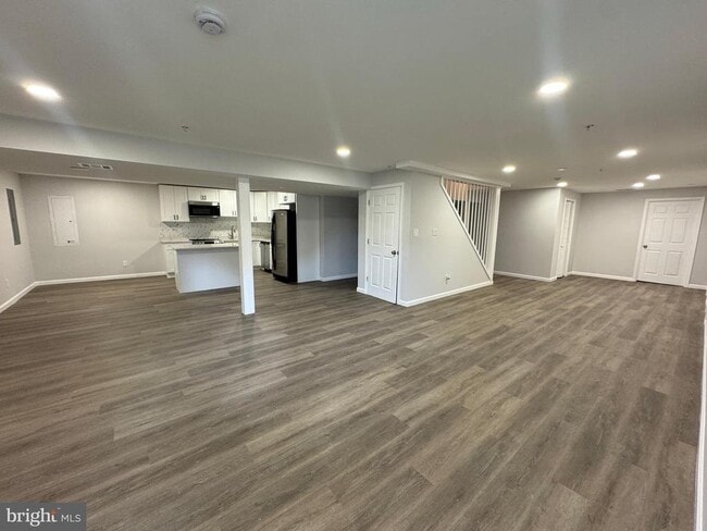 Building Photo - 6900 Ironbridge Ln