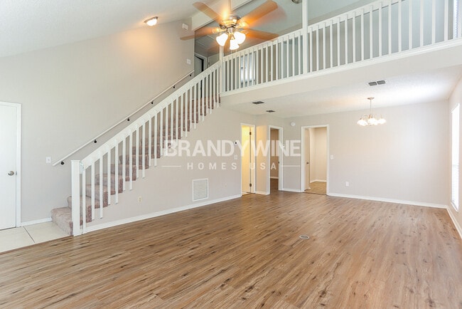 Foto del edificio - LOCK IN the current market rent for 18 MON...