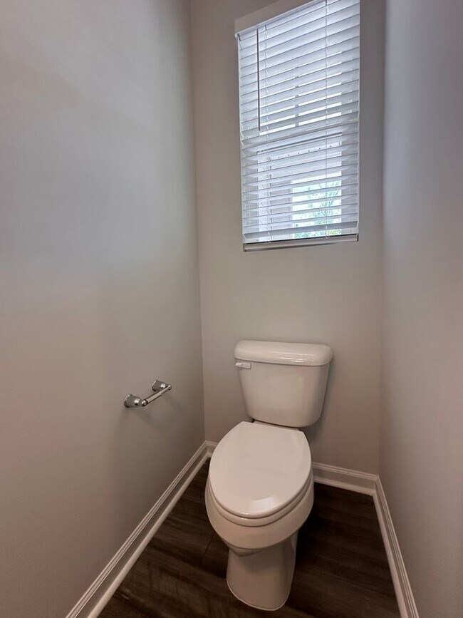 Foto del edificio - 5927 Woodlawn Dr