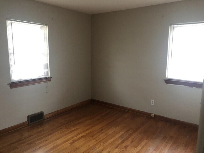 Building Photo - 611 Colfax St
