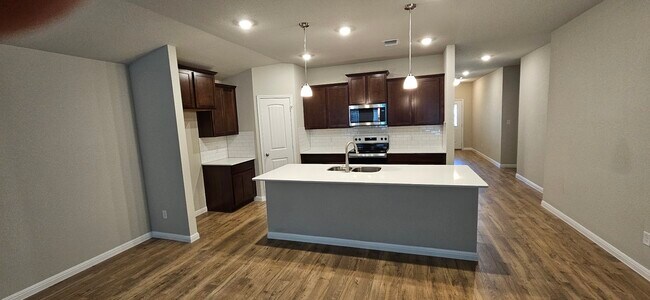 Foto del edificio - 243 Water Well Rd