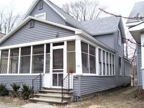 Building Photo - 194 Strong Ave