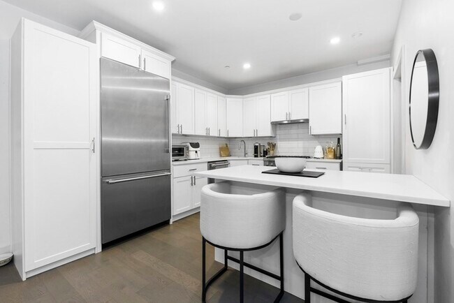 Foto del edificio - 412 W Broadway