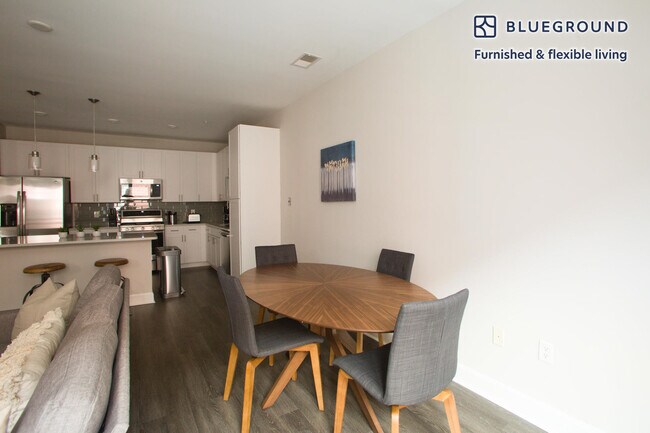 Foto del edificio - 7131 Arlington Rd