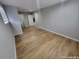 Foto del edificio - 235 Basswood Dr