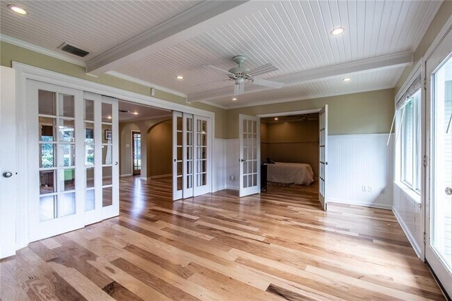 Foto del edificio - 301 Williamson Pl